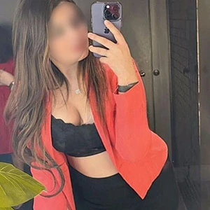Shreya Varanasi Escort | 27 Yrs Air Hostess Companion